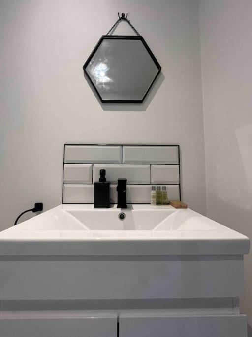 شقة Entire Property In Downham Market, Serviced Accomodation المظهر الخارجي الصورة
